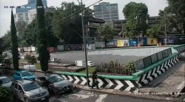 Momento del derrumbe de edificio abandonado en Viaducto y Minería en Ciudad de México. ESPECIAL