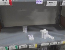 La centralización de los servicios de salud obliga a muchas familias a viajar largas distancias para recibir tratamiento. EFE /  J. Méndez