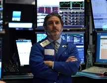 El S&P 500 bajó 0.3% en su segunda caída moderada desde que estableció su máximo histórico el viernes. AFP/ARCHIVO