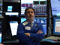 El S&P 500 bajó 0.3% en su segunda caída moderada desde que estableció su máximo histórico el viernes. AFP/ARCHIVO