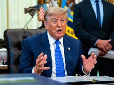 La decisión se suma a varias medidas impulsadas por Trump para restringir la atención y cuidados en materia de afirmación de género para menores. EFE/B. Cash
