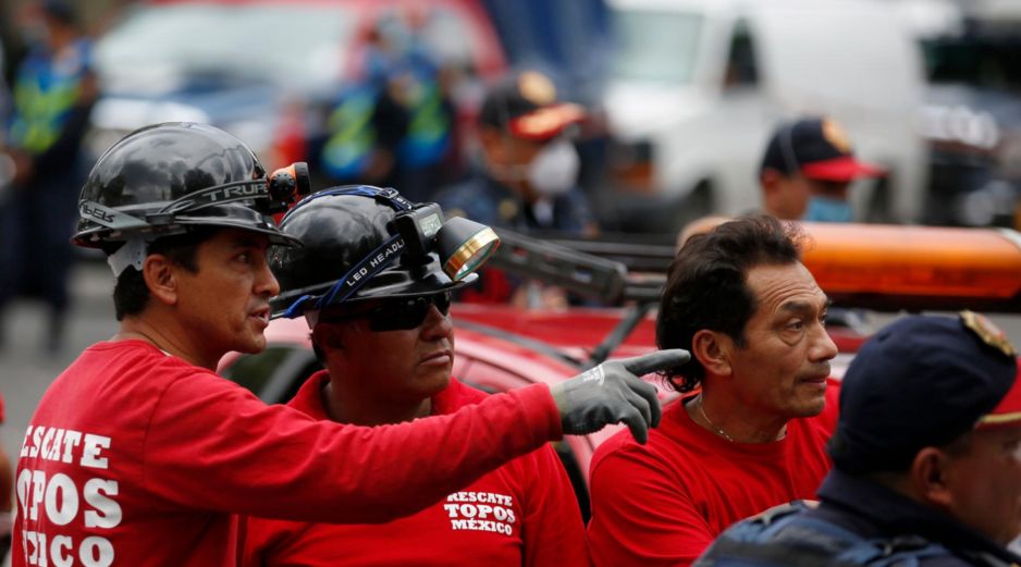Los topos mantienen sus equipos preparados y sus protocolos de movilización activos para ayudar a Colombia. AP / ARCHIVO