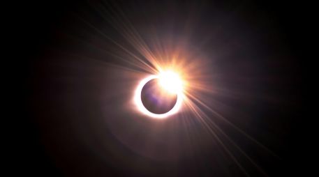 La agencia espacial desmiente los rumores sobre alteraciones gravitacionales durante el eclipse de este 12 de agosto. UNSPLASH / J. Dickey