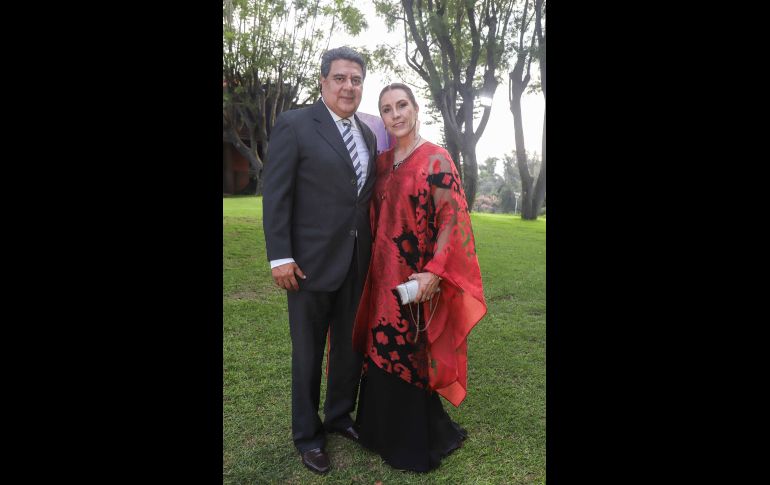 José Ignacio Estrada y Teresa Bernal. GENTE BIEN JALISCO / Boda de Fanny Carrillo y Marco Antonio Covarrubias