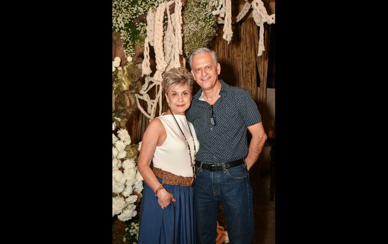 Laura y Leonel Arzaga. GENTE BIEN JALISCO / Revista del 14 de agosto 2026
