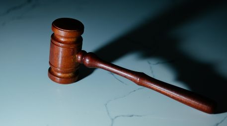 Las autoridades arrestaron a los acusados mientras probaban sus armas de fuego y hacían los preparativos finales para ejecutar el hurto al que era un agente encubierto, según un comunicado del DOJ. Unsplash