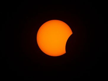 Aunque en ningún punto de España la totalidad duró más de dos minutos, este anochecer adelantado provocado por el eclipse solar fue un gran espectáculo. ESPECIAL / NASA