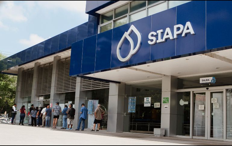 La alcaldesa de Tlaquepaque aseguró que ya cubrió los adeudos con el Siapa; mientras que el mandatario en Tonalá rechazó semanas atrás que su administración adeude al organismo. EL INFORMADOR / ARCHIVO