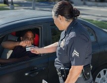 Uno de los motivos principales por los que las autoridades capitalinas sancionan severamente conductas como conducir bajo los efectos del alcohol o causar lesiones por negligencia es para evitar accidentes como choques vehiculares y muertes. PEXELS