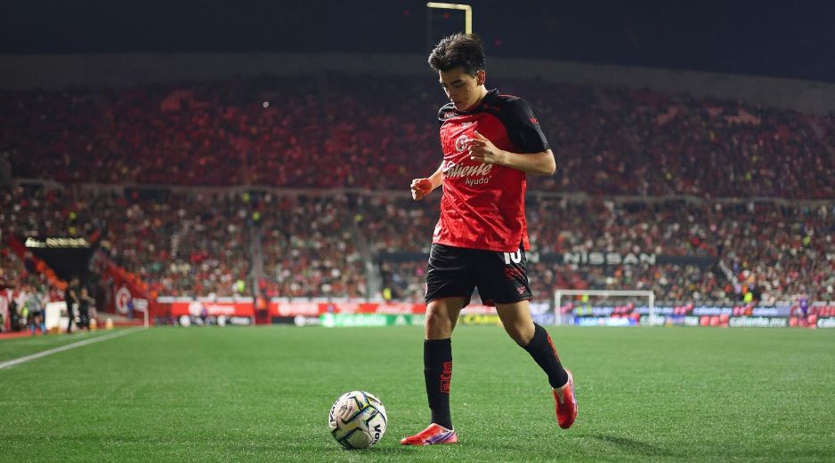 Gilberto Mora continúa con Xolos y al mismo tiempo comienza su formación universitaria, una decisión que le permitirá prepararse también para el futuro más allá de las canchas. IMAGO7