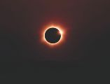 Este evento pertenece a la serie Saros 131, un conocido ciclo astronómico que agrupa un total de 70 eclipses solares. PEXELS