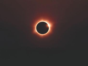 Este evento pertenece a la serie Saros 131, un conocido ciclo astronómico que agrupa un total de 70 eclipses solares. PEXELS