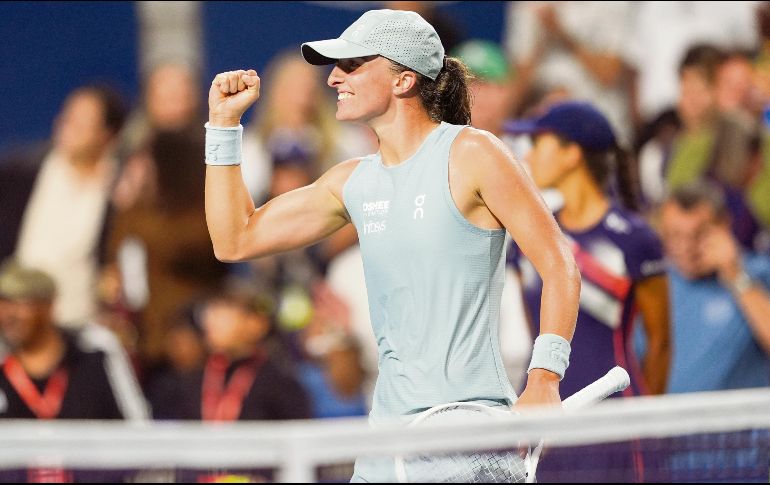 La polaca derrotó en tres sets a la ucranania Elina Svitolina, en un partido que tuvo constantes cambios de dominio. AFP