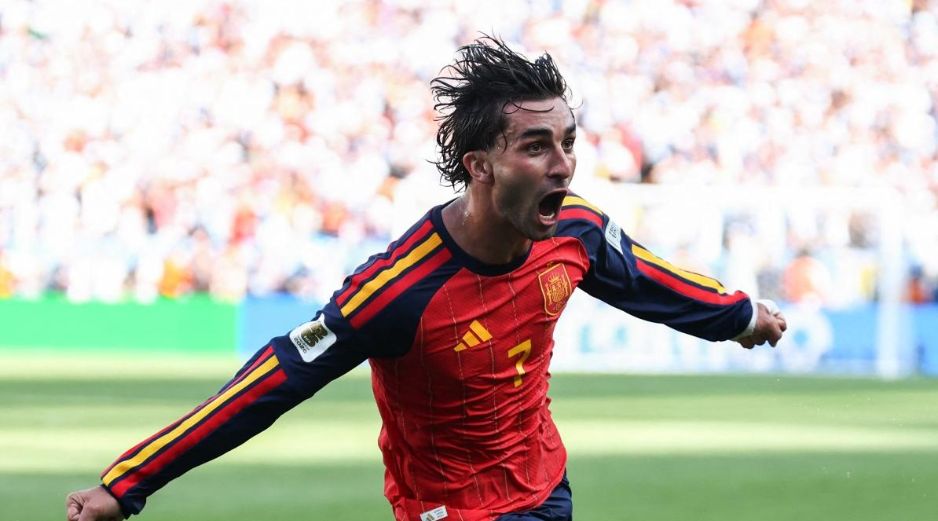 El fichaje de Ferran Torres por el PSG es una nueva etapa para el delantero español y tendrá consecuencias para la plantilla de los dos gigantes europeos. AFP / ARCHIVO