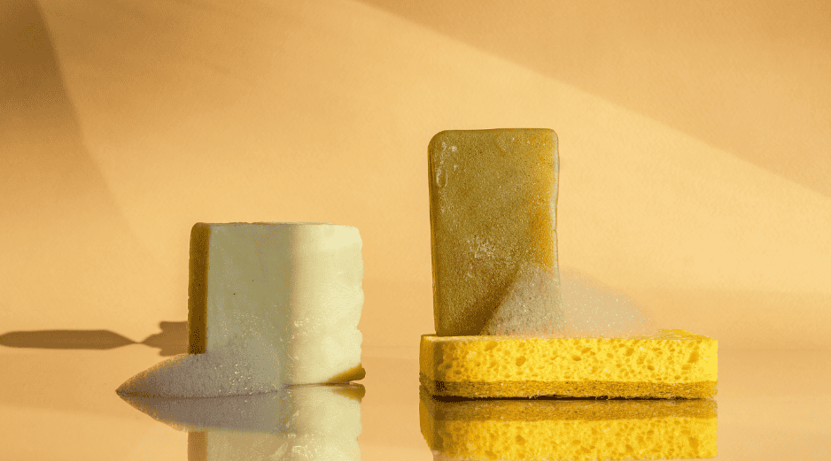 Al permanecer en un ambiente húmedo, estos residuos pueden favorecer la proliferación de bacterias. CANVA