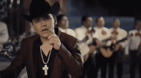 La canción resulta cercana para quienes han atravesado una separación en la que los sentimientos no desaparecieron al mismo tiempo que la relación. YOUTUBE / @Christian Nodal