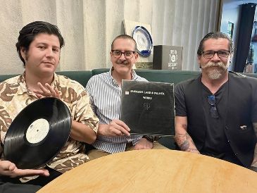 Héctor Castro, Marcos Fajardo y Luis Macías organizadores y participantes de Vinylmania. EL INFORMADOR/ H. Navarro