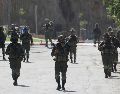 Soldados del ejercito israelí patrullan las calles de Qusra, una localidad de Cisjordania ocupada situada al sur de Nablus, el jueves 13 de agosto de 2026. Foto AP/M. Mohammed
