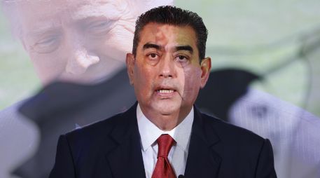 El comisionado del Instituto Nacional de Migración (INM), Sergio Salomón Céspedes, habla durante una rueda de prensa este viernes. EFE / Mario Guzmán / ARCHIVO