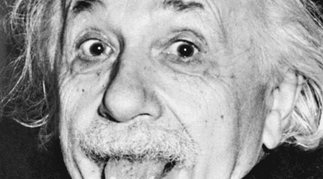 Los biógrafos de Albert Einstein aseguran que su filosofía de trabajo se basaba en la experimentación constante y la repetición sistemática. AFP / ARCHIVO