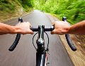 El estudio mostró que las células adiposas humanas expuestas a sangre extraída tras una sesión moderada de ciclismo solo presentaron cambios menores en la actividad génica. ESPECIAL / CANVA