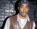 La muerte de Tupac Shakur a los 25 años dejó una herida profunda en la cultura hip-hop, ocurriendo en el clímax de la infame rivalidad entre las disqueras de la Costa Este y la Costa Oeste de Estados Unidos. ESPECIAL
