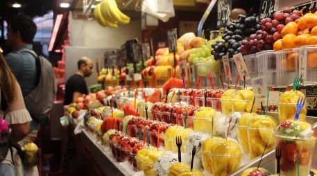 Nutriólogos explican cómo la fibra de la fruta ayuda a regular la glucosa y cuáles son las mejores opciones nocturnas. ESPECIAL/PEXELS