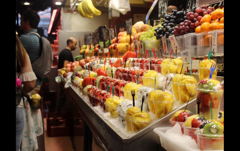 Nutriólogos explican cómo la fibra de la fruta ayuda a regular la glucosa y cuáles son las mejores opciones nocturnas. ESPECIAL/PEXELS