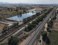 La construcción y operación del tren genera miles de empleos directos e indirectos, además de atraer inversión a las zonas aledañas a las estaciones. PROYECTOS MÉXICO