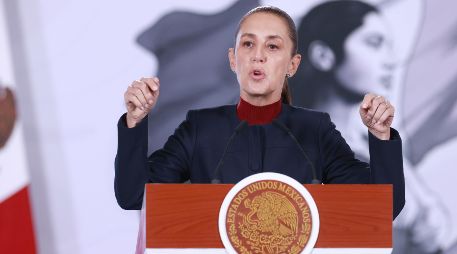 Las palabras de Sheinbaum llamaron la atención porque el peso avanzó por cuarto día consecutivo frente al dólar estadounidense y rompió el nivel de las 17 unidades. EFE/M. Guzmán