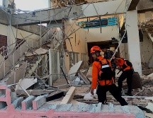 El equipo de Búsqueda y Rescate de Indonesia se encarga de realizar labores de búsqueda ante los sismos registrados. EFE