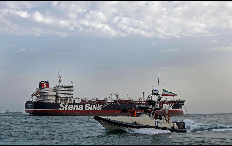 El estrecho de Ormuz, situado entre Irán y Omán, es una de las principales rutas marítimas para el transporte mundial de petróleo y gas. EFE / H. Shirvani