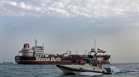El estrecho de Ormuz, situado entre Irán y Omán, es una de las principales rutas marítimas para el transporte mundial de petróleo y gas. EFE / H. Shirvani