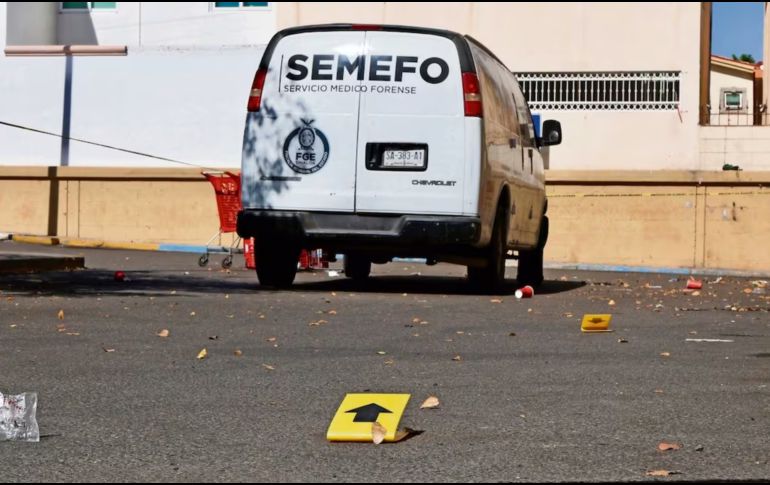 Dos hombres fueron asesinados frente al Palacio de Gobierno de Sinaloa, mientras que en Mazatlán fueron detenidos dos sujetos con un arsenal. SUN/ ARCHIVO.