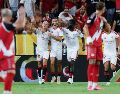 Sevilla y Alavés comenzaron La Liga con remontadas ante Rayo Vallecano y Getafe, respectivamente, en una jornada marcada por penales, expulsiones y polémica arbitral. EFE
