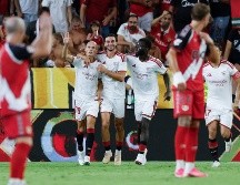 Sevilla y Alavés comenzaron La Liga con remontadas ante Rayo Vallecano y Getafe, respectivamente, en una jornada marcada por penales, expulsiones y polémica arbitral. EFE