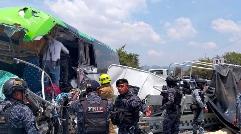 El accidente movilizó a elementos de Protección Civil de los municipios de Ocozocoautla y Cintalapa para atender a los lesionados. ESPECIAl