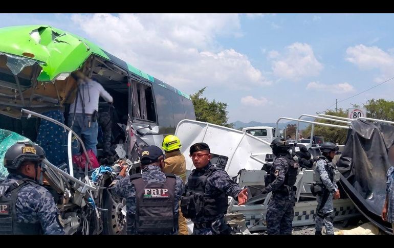 El accidente movilizó a elementos de Protección Civil de los municipios de Ocozocoautla y Cintalapa para atender a los lesionados. ESPECIAl