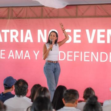 Mery Pozos encabezó una asamblea en Jalisco donde morenistas refrendaron su respaldo a Claudia Sheinbaum ante las presiones de Donald Trump. EL INFORMADOR/A. NAVARRO.