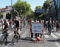 Para garantizar que la experiencia sea positiva y segura para todos los asistentes, las autoridades mantienen un operativo constante en los cruces vehiculares que permanecen habilitados. EL INFORMADOR/ ARCHIVO