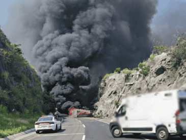 Las unidades de emergencia y de la comandancia regional de la corporación estatal se dirigieron al punto, donde confirmaron lo sucedido. @GN_Carreteras