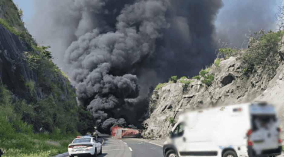 Las unidades de emergencia y de la comandancia regional de la corporación estatal se dirigieron al punto, donde confirmaron lo sucedido. @GN_Carreteras