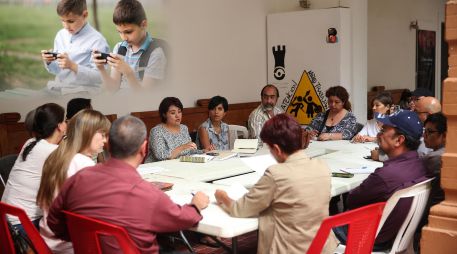 Como parte de la estrategia nacional que se sigue en torno al uso de celulares en las aulas de las escuelas de educación básica del país, durante las actividades del Consejo Técnico Escolar, más de 2 millones de maestros de nivel básico podrán emitir su opinión respecto de la propuesta. ESPECIAL / EL INFORMADOR y CANVA
