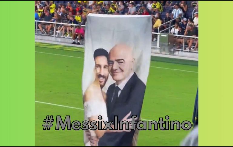 El momento fue celebrado por las y los aficionados que se encontraban en el estadio para el partido Inter Miami vs Nashville y se volvió rápidamente viral. ESPECIAL / X