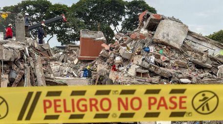 El terremoto de Colombia ha dejado cerca de 290 fallecidos, más de cuatro mil heridos y más de un centenar de desaparecidos, mientras continúan las labores entre los escombros en las zonas afectadas, entre ellas Cali y Pereira. EFE / M. Baos