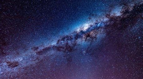En este trabajo, los investigadores se han remontado a un pasado aún más lejano y han identificado varios acontecimientos en la historia de la galaxia. Unsplash