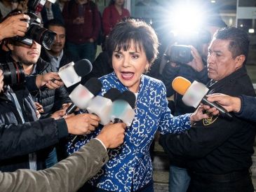 Los aplausos se transformaron en una sonora "rechifla" contra Pati Chapy por parte de las y los asistentes al concierto de Cristian Castro. ESPECIAL / Gemini