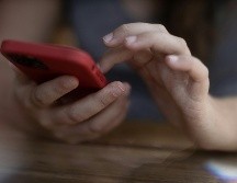 Si percibes que tu celular trabaja más lento de lo habitual, es momento de hacer una limpieza a tus aplicaciones. UNSPLASH / R. WILDE
