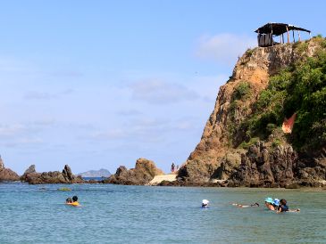 Esta playa de Jalisco luce una arena dorada y suave, que contrasta con las tonalidades verdes y azuladas del océano. EL INFORMADOR/ARCHIVO