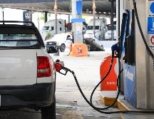 Llenar el tanque de gasolina de tu auto es una práctica común, pero seguramente te has preguntado si puedes echarle diferentes tipos de combustible. EL INFORMADOR/ ARCHIVO.